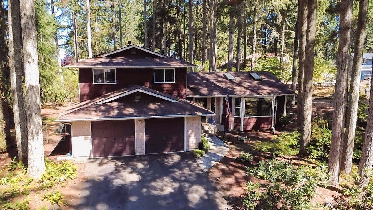 4804 Beverly Drive NE — home for sale