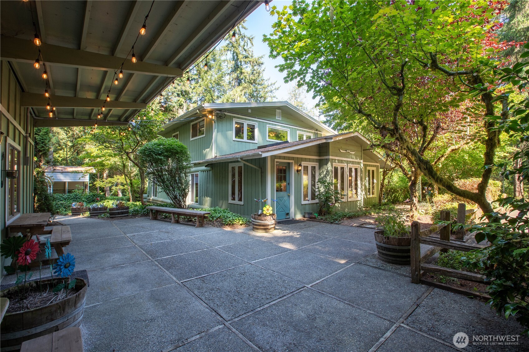 3033 28th Avenue NW
