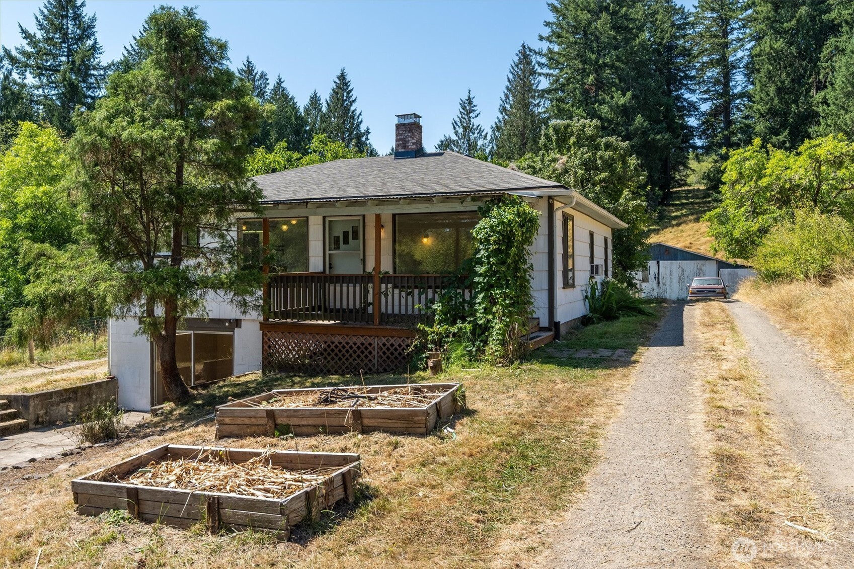 205 N Maple Hill Road