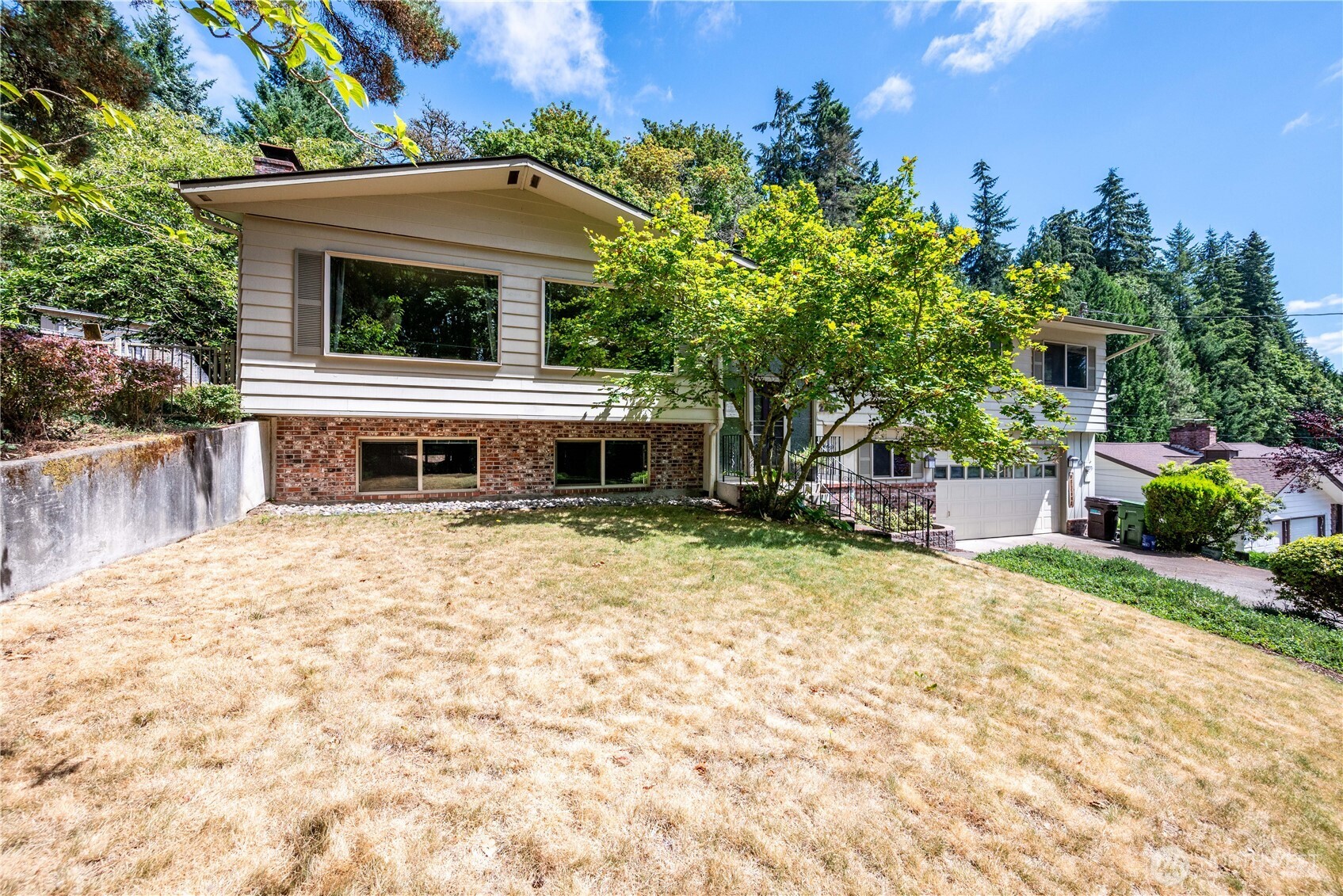 2337 W Hills Drive