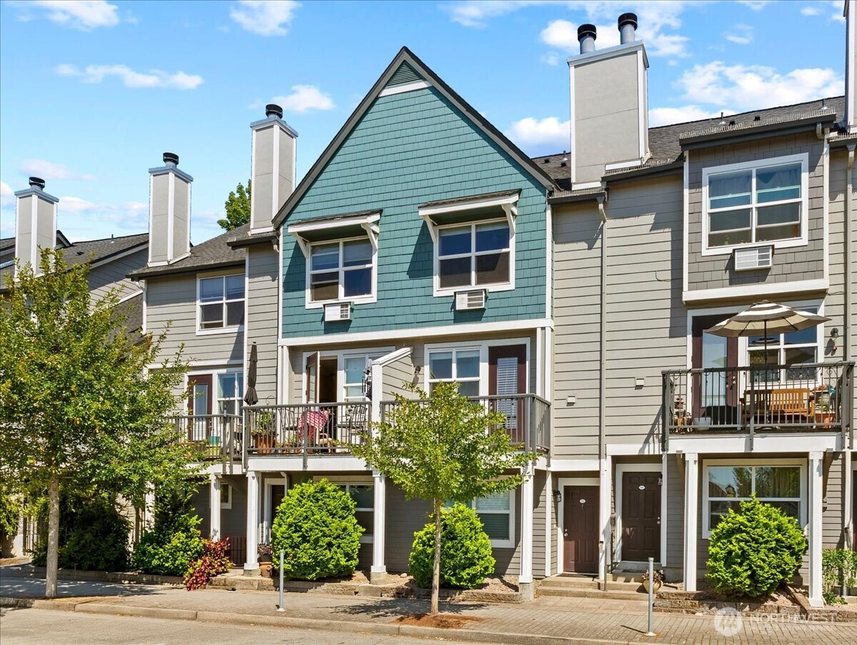 758 SE Fairwinds Loop