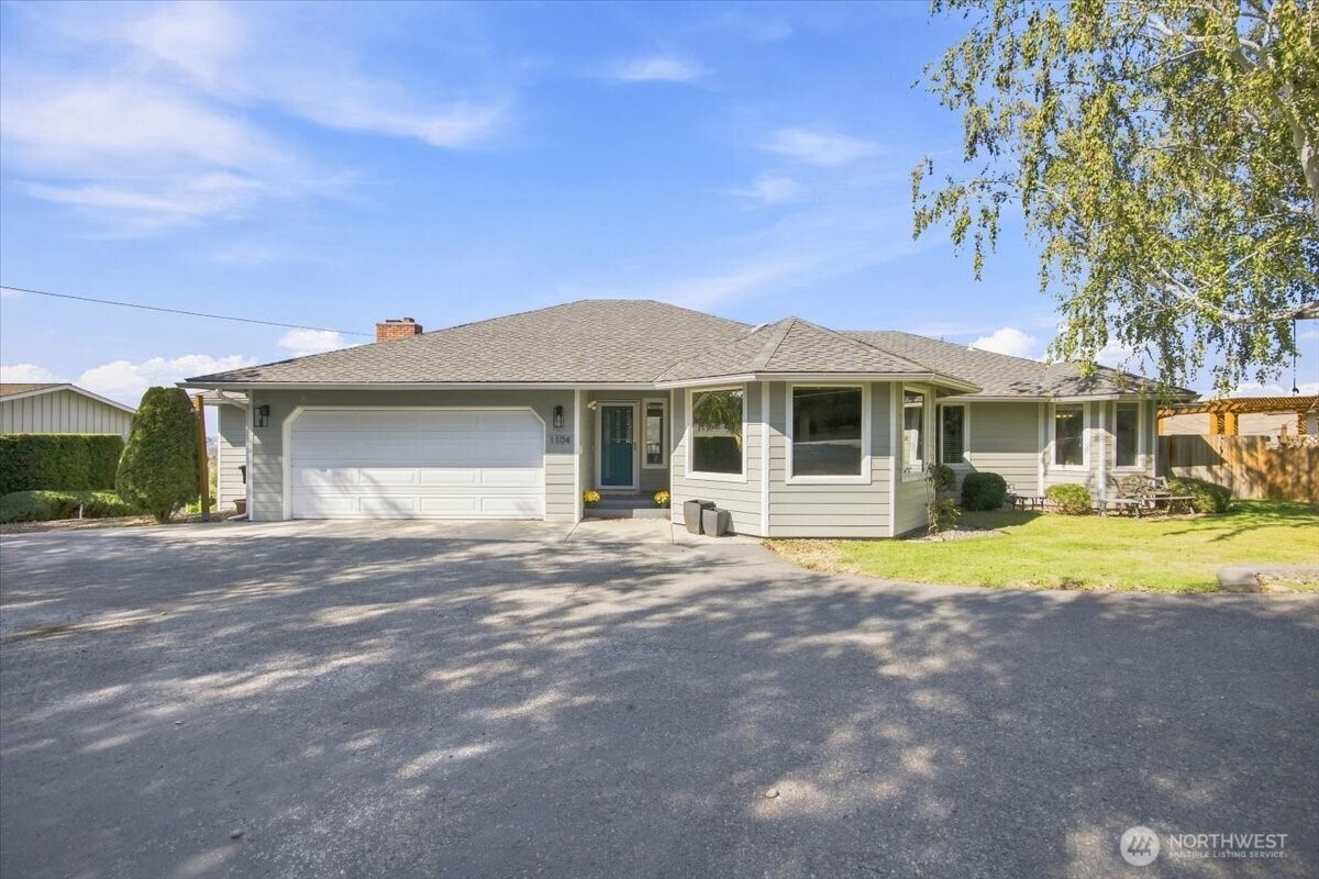 1104 N Fellows Drive