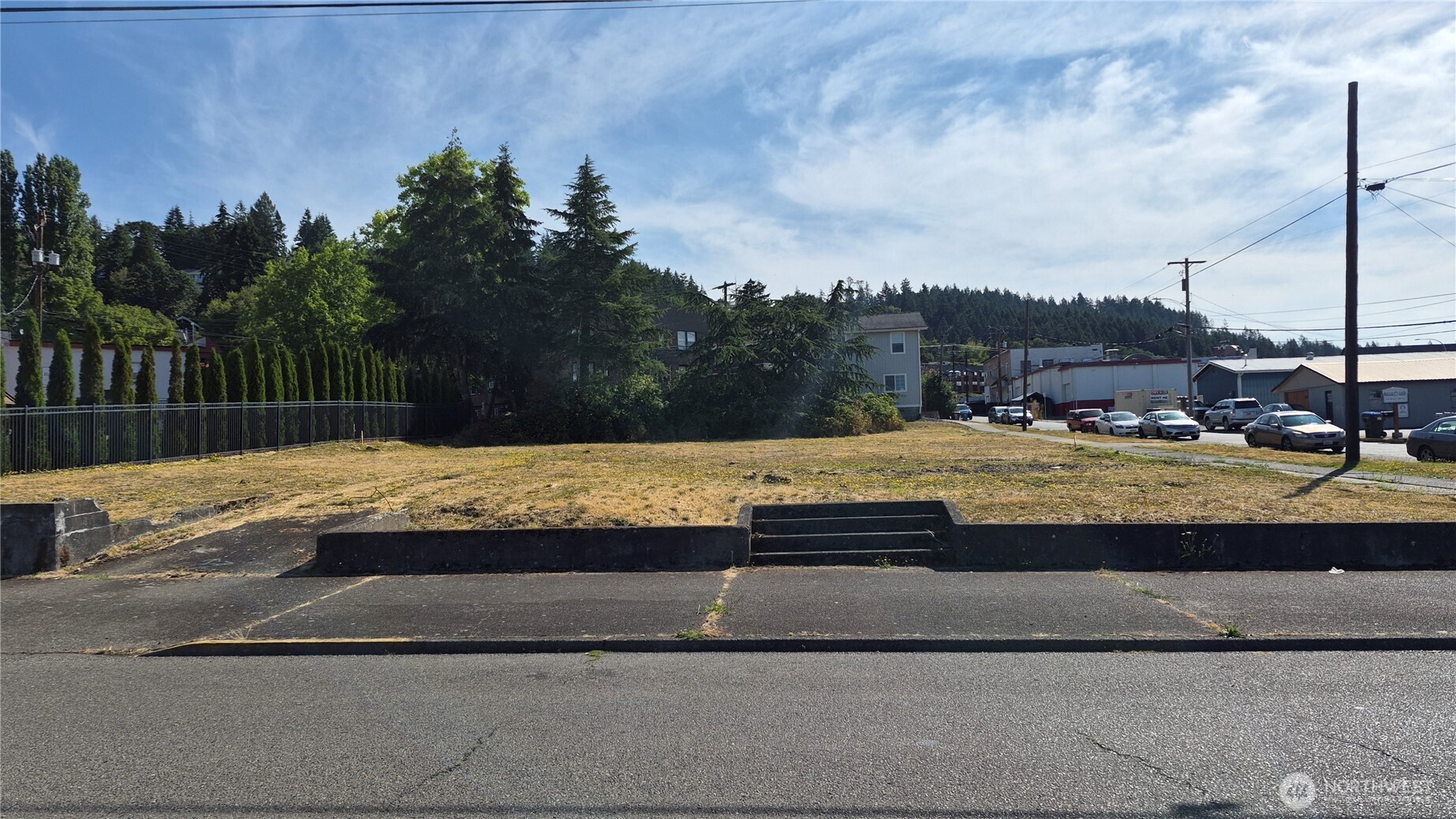 124 NW Cascade Avenue