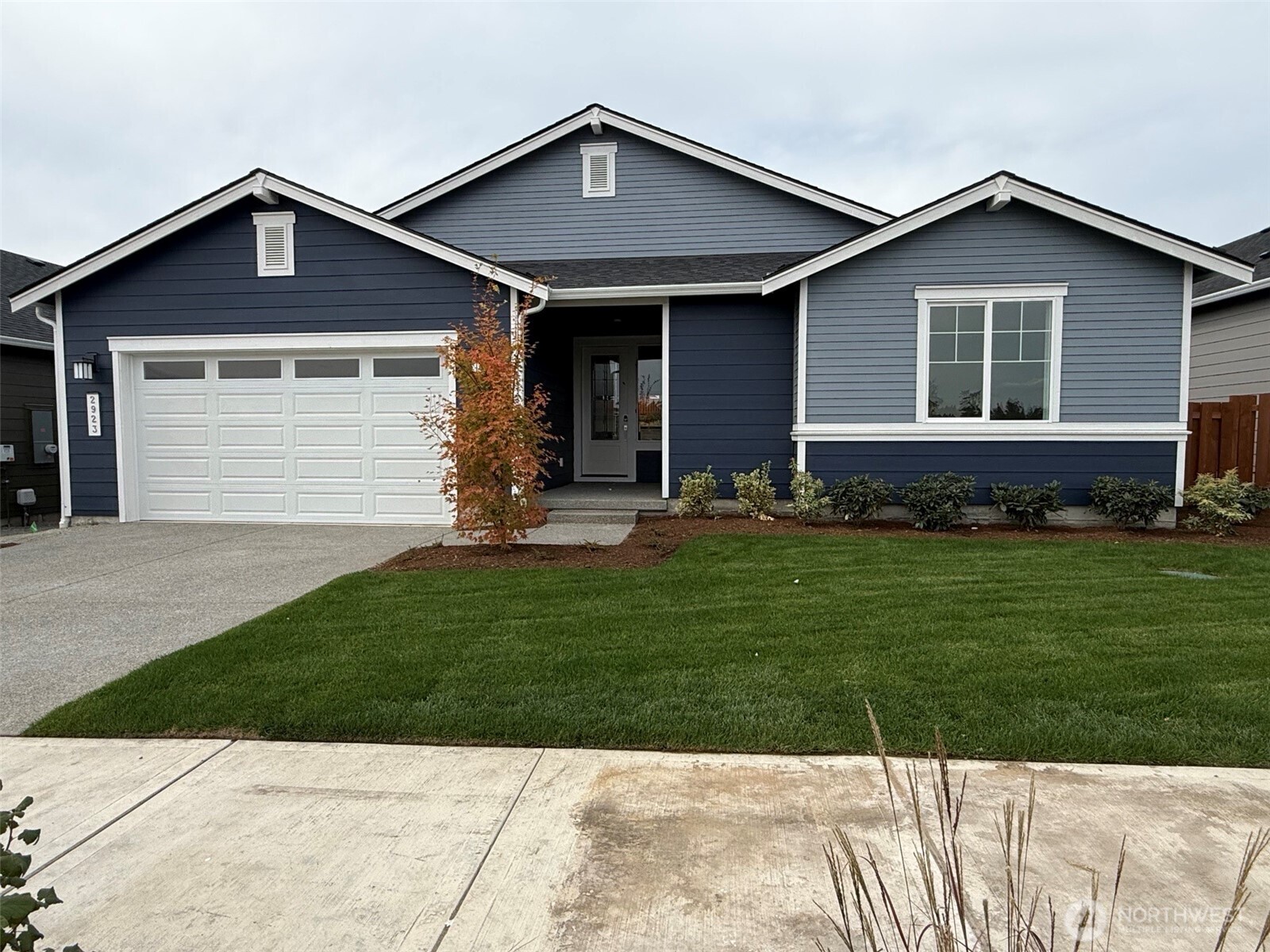2923 Balsamroot Drive SE
