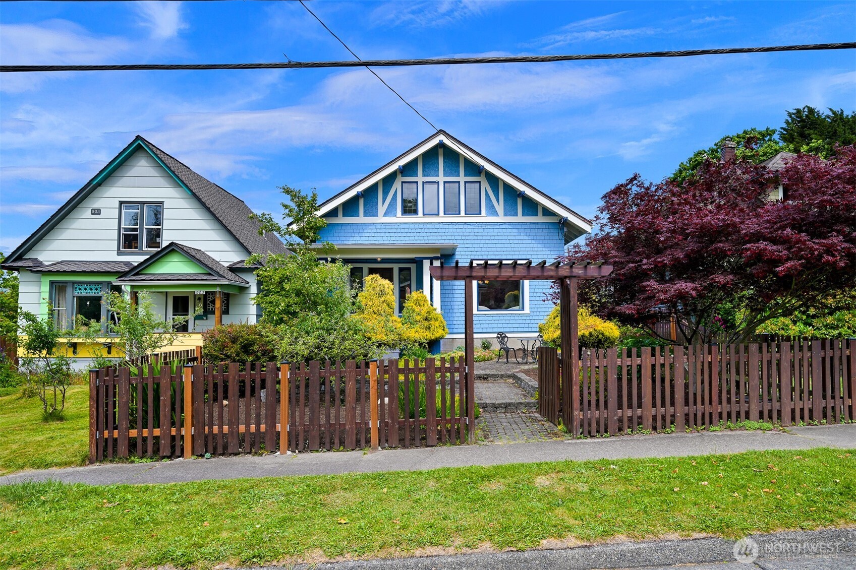 905 E Maple Street