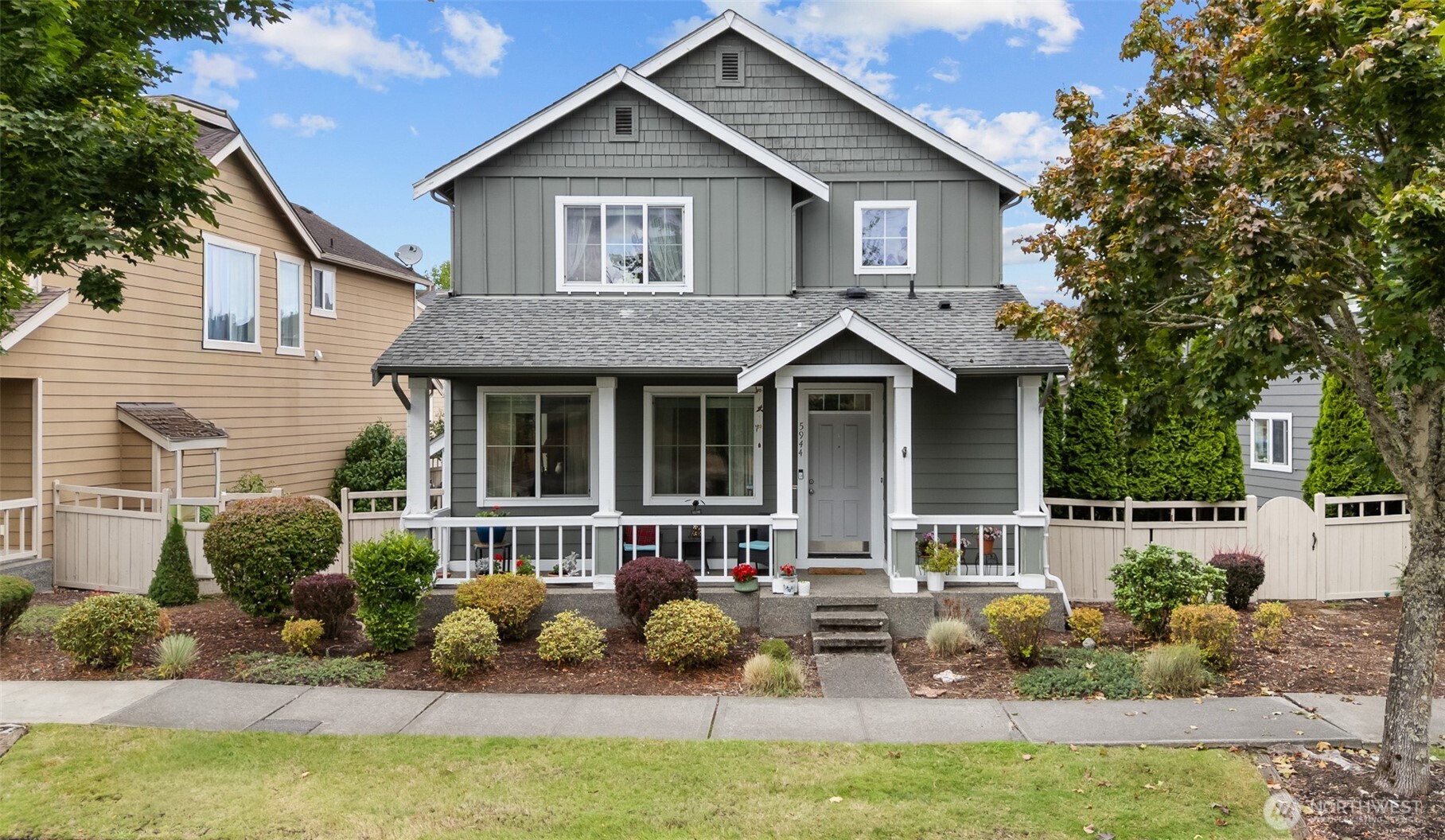 5944 Balustrade Boulevard SE
