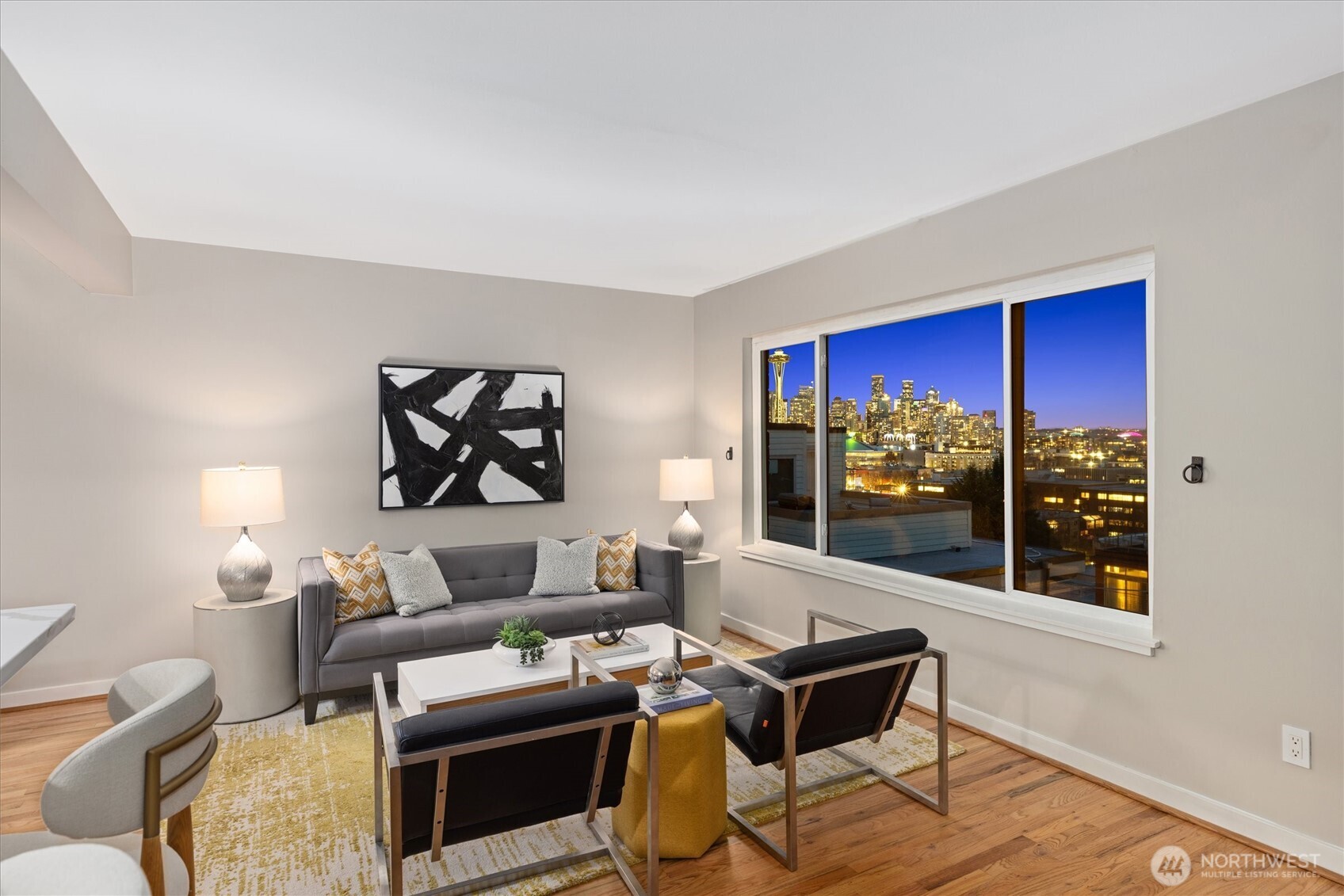 330 W Olympic Place #407