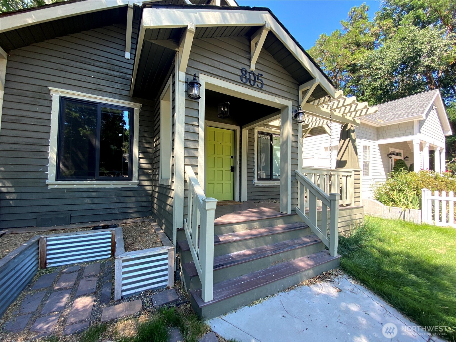 805 E 4th Ave