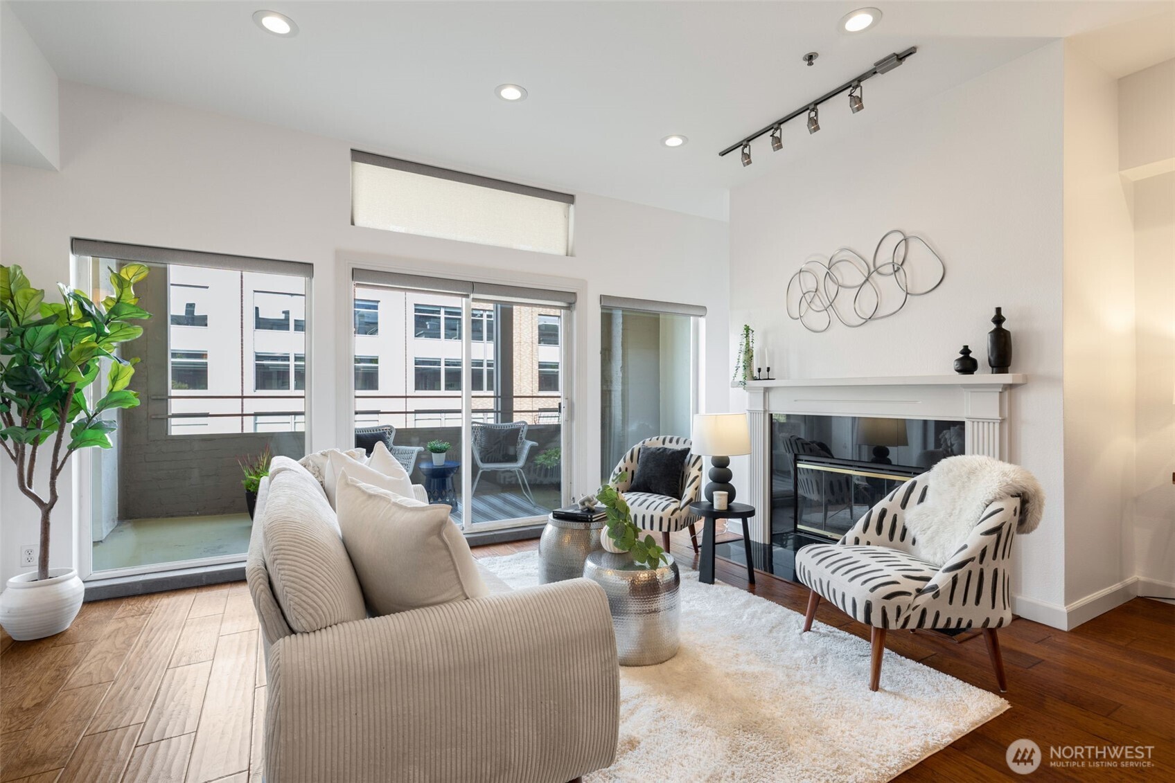 526 1st Avenue S #420