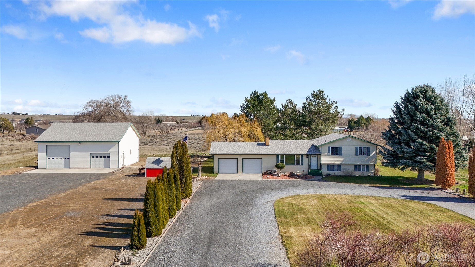 6919 D.5 Road NE