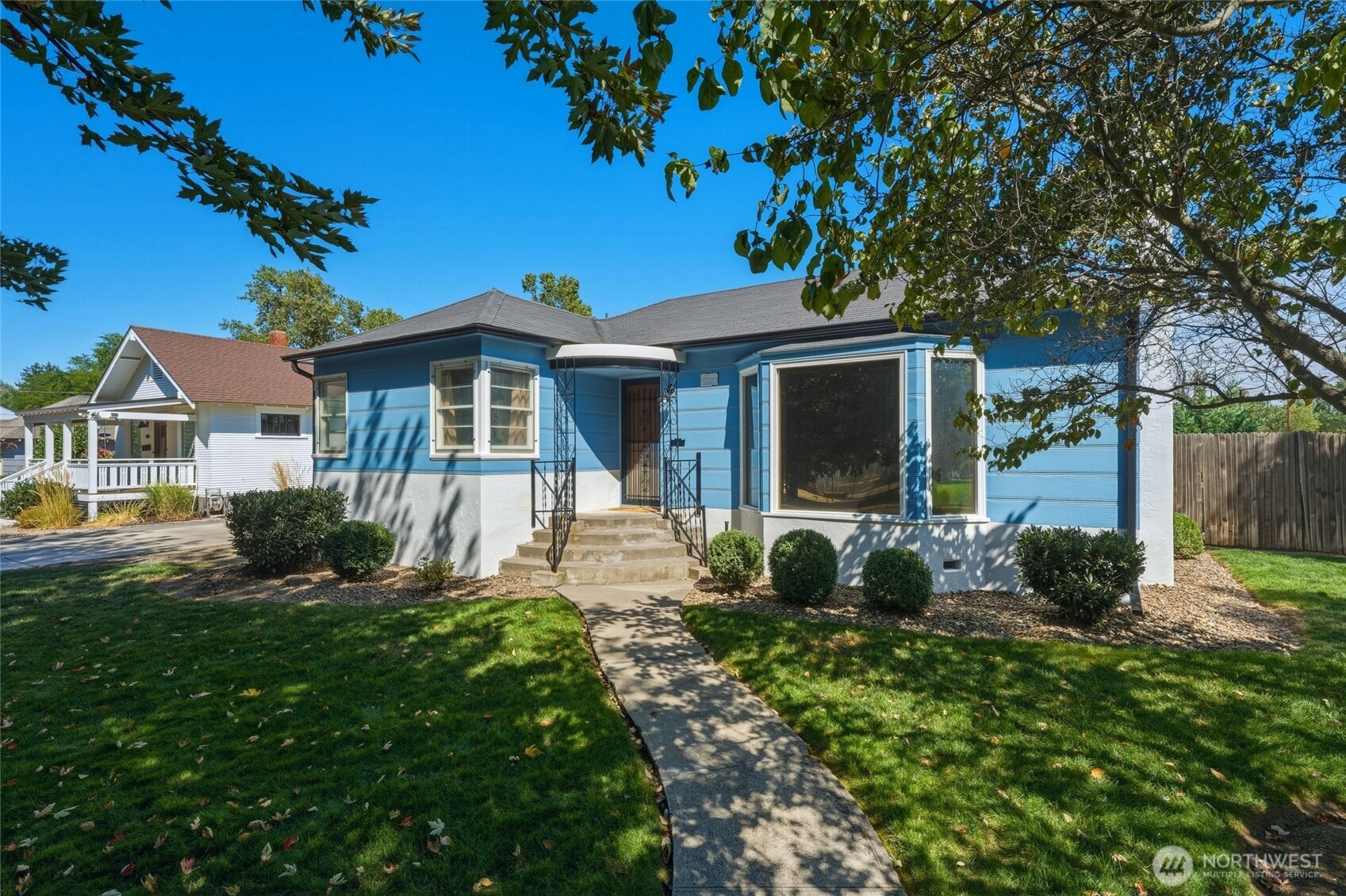 404 N Division Street