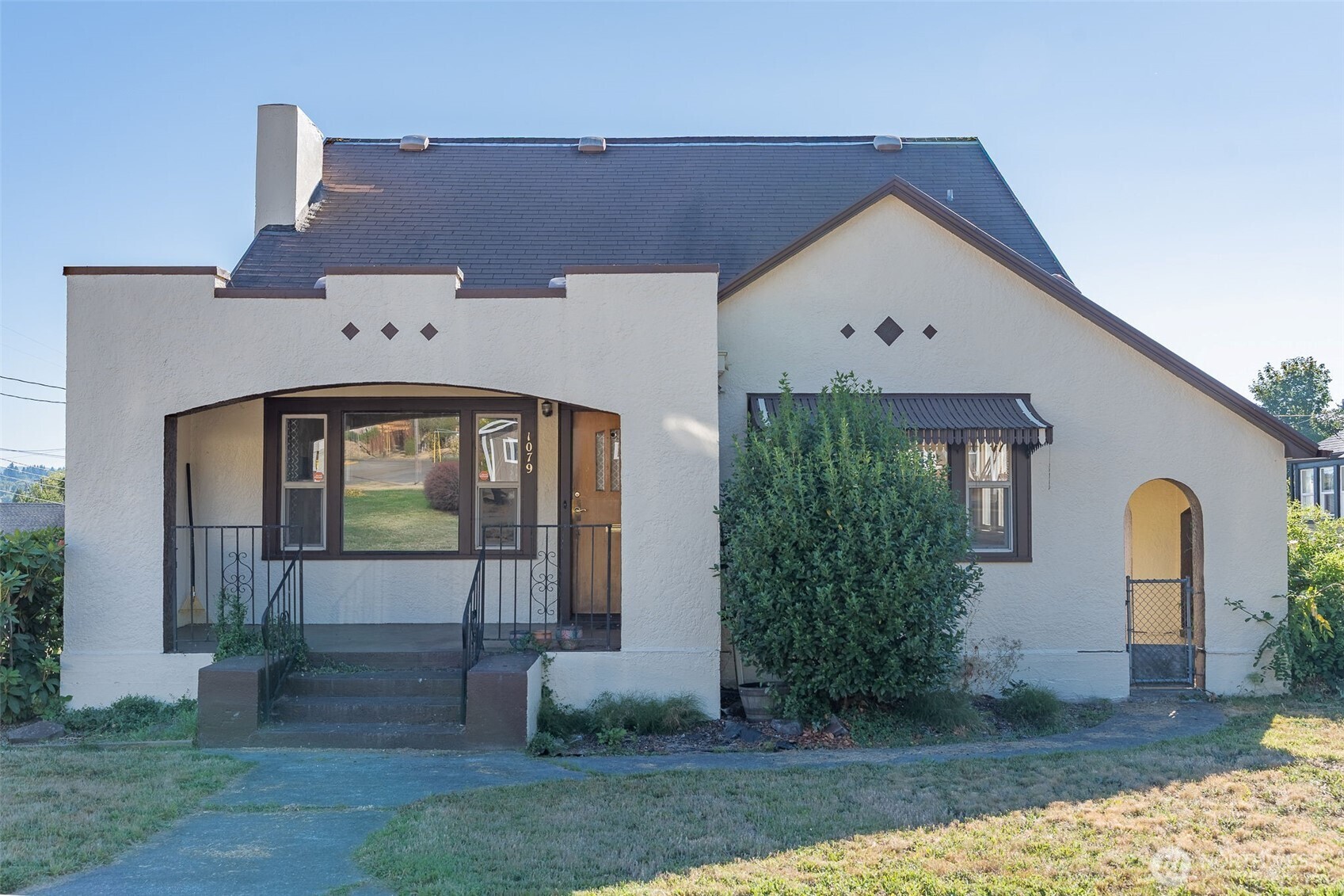 1079 S Market Boulevard
