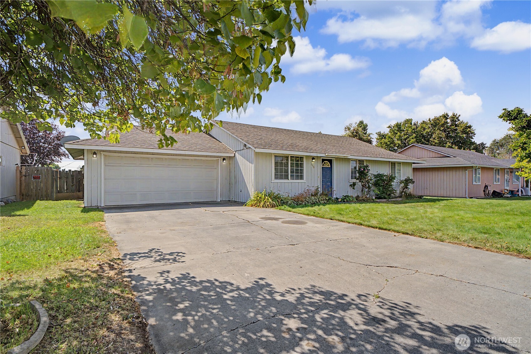1116 E Hayden