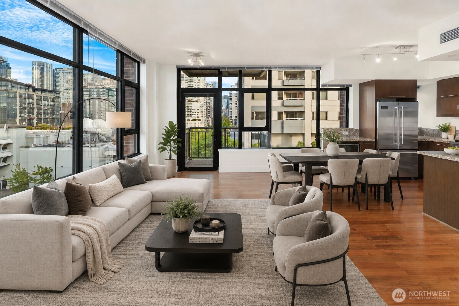 2911 2nd Avenue #902