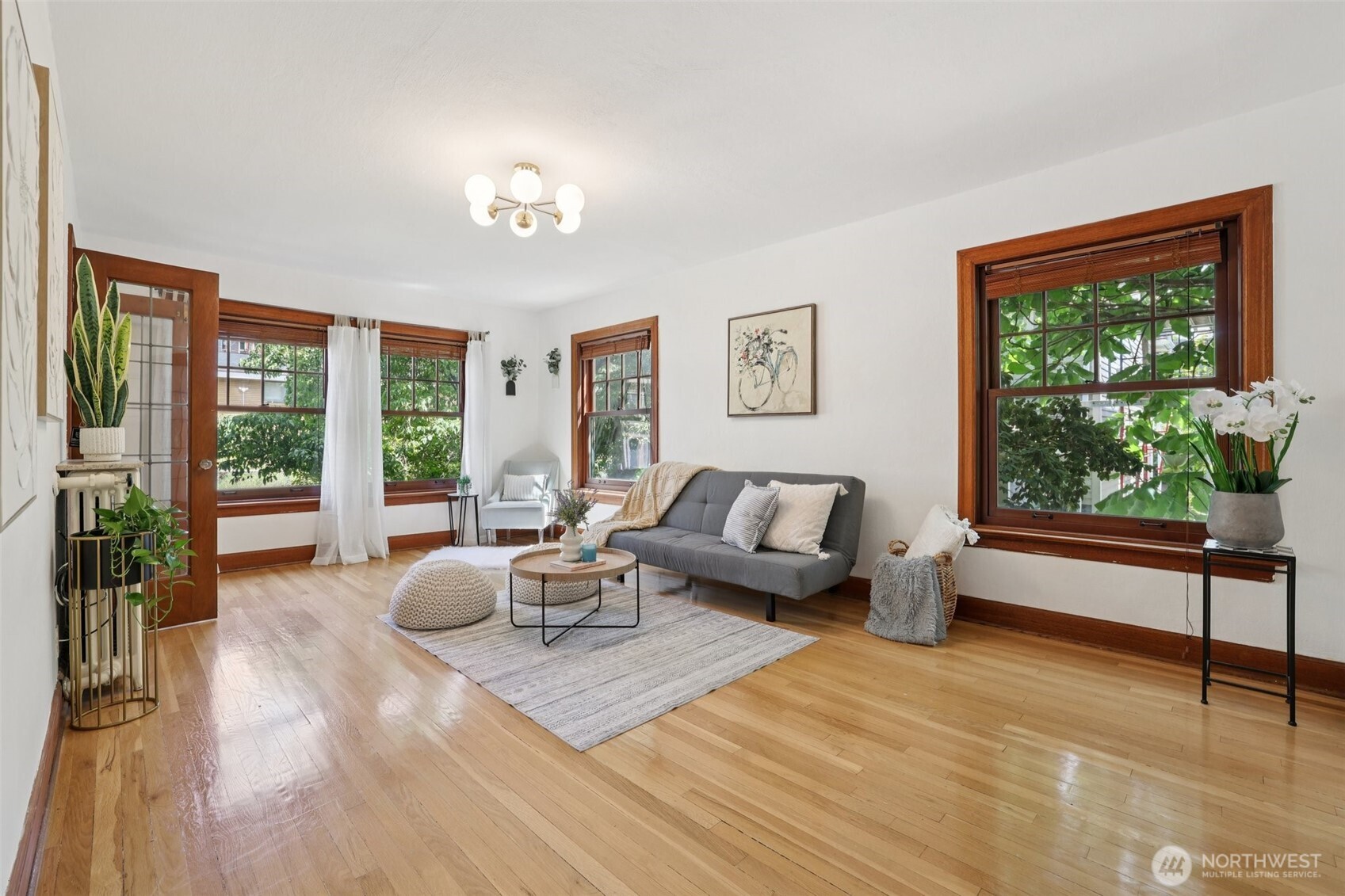408 Bellevue Avenue E #206