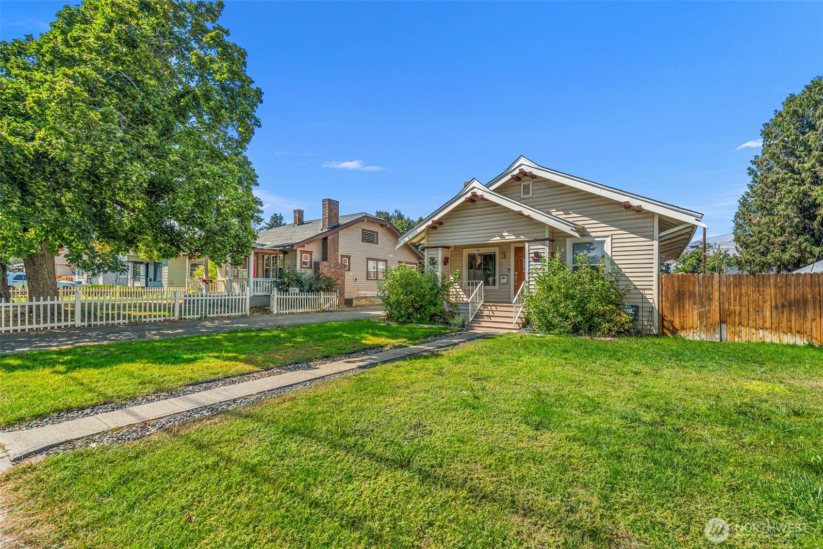 900 Okanogan Avenue
