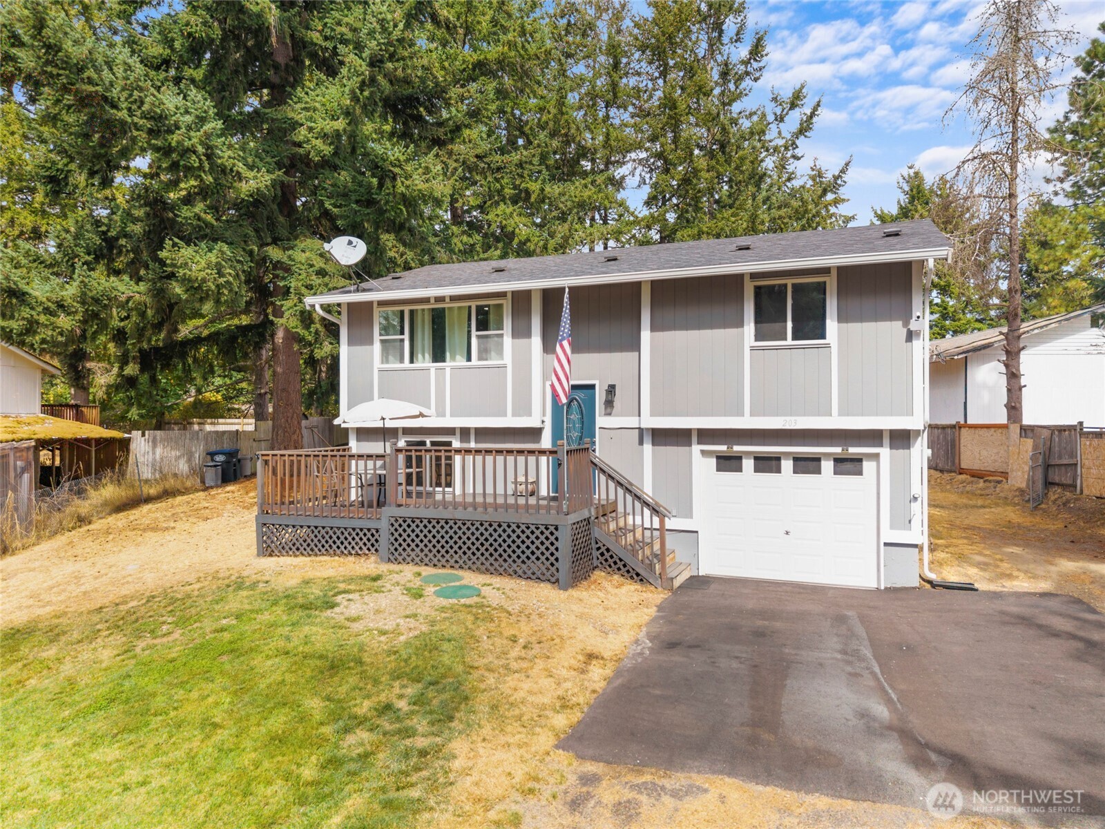 203 W Seattle Street