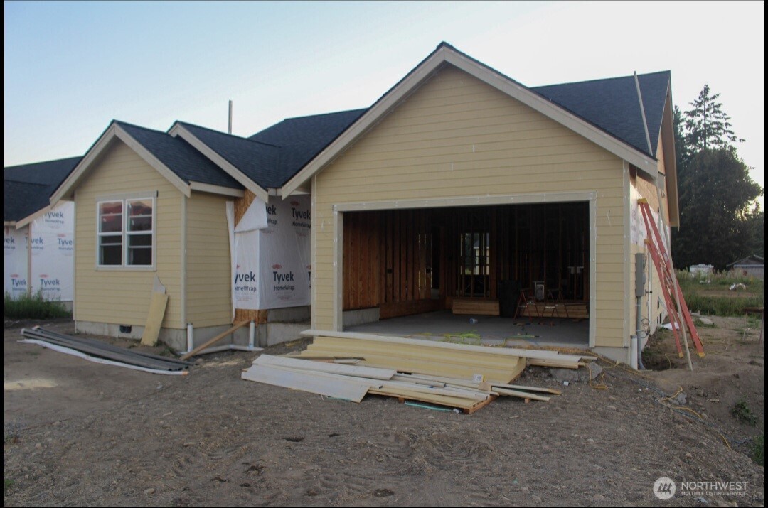 813 E 6th