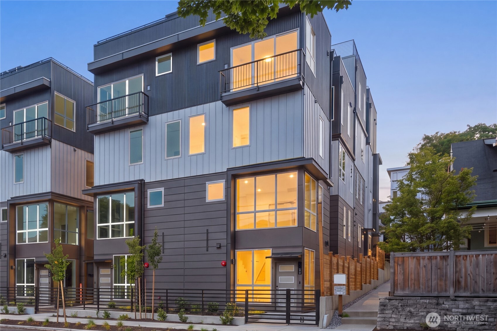 2328 Franklin Avenue E #D