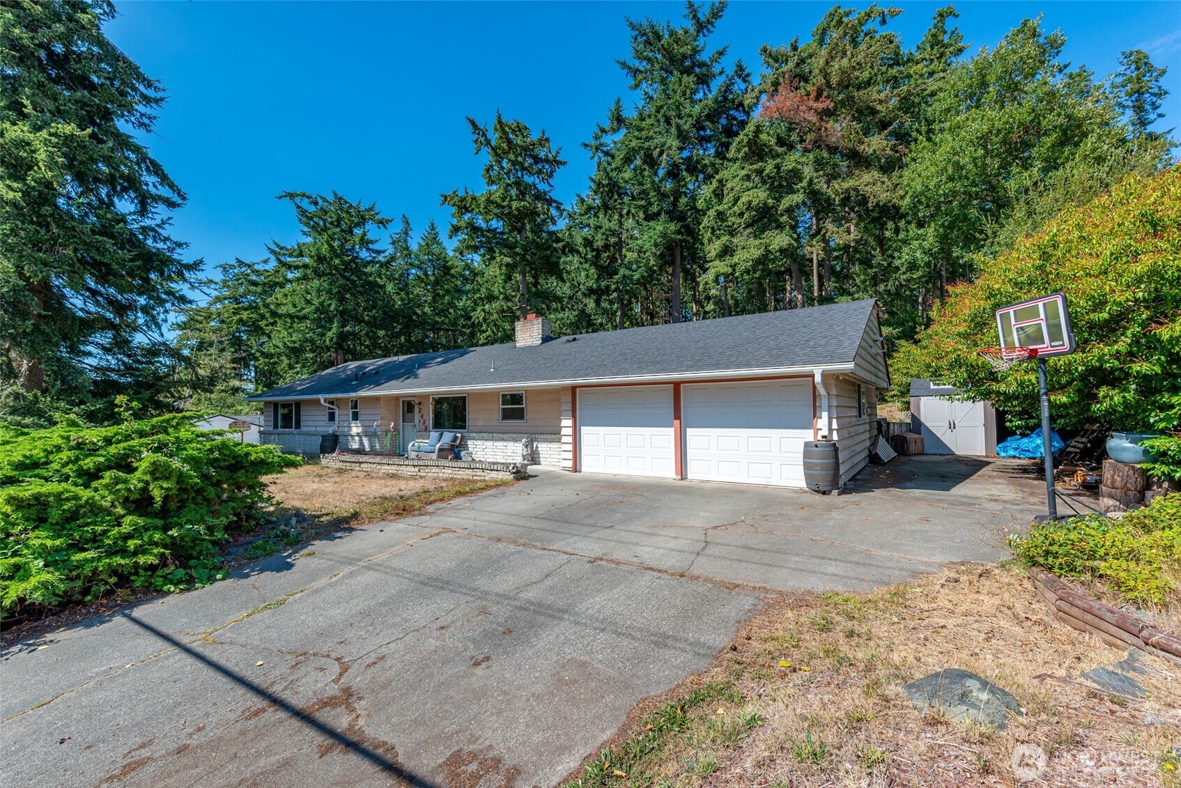 2439 Loerland Lane