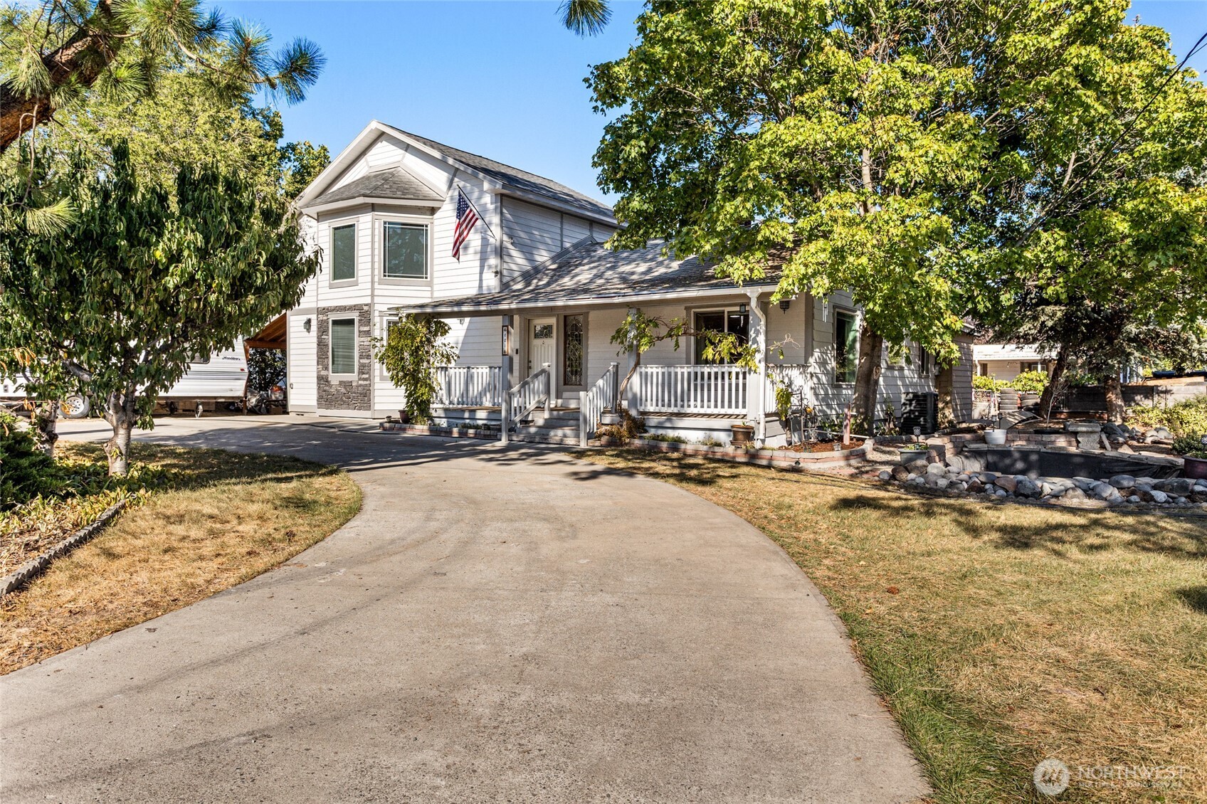 221 N Canyon Road