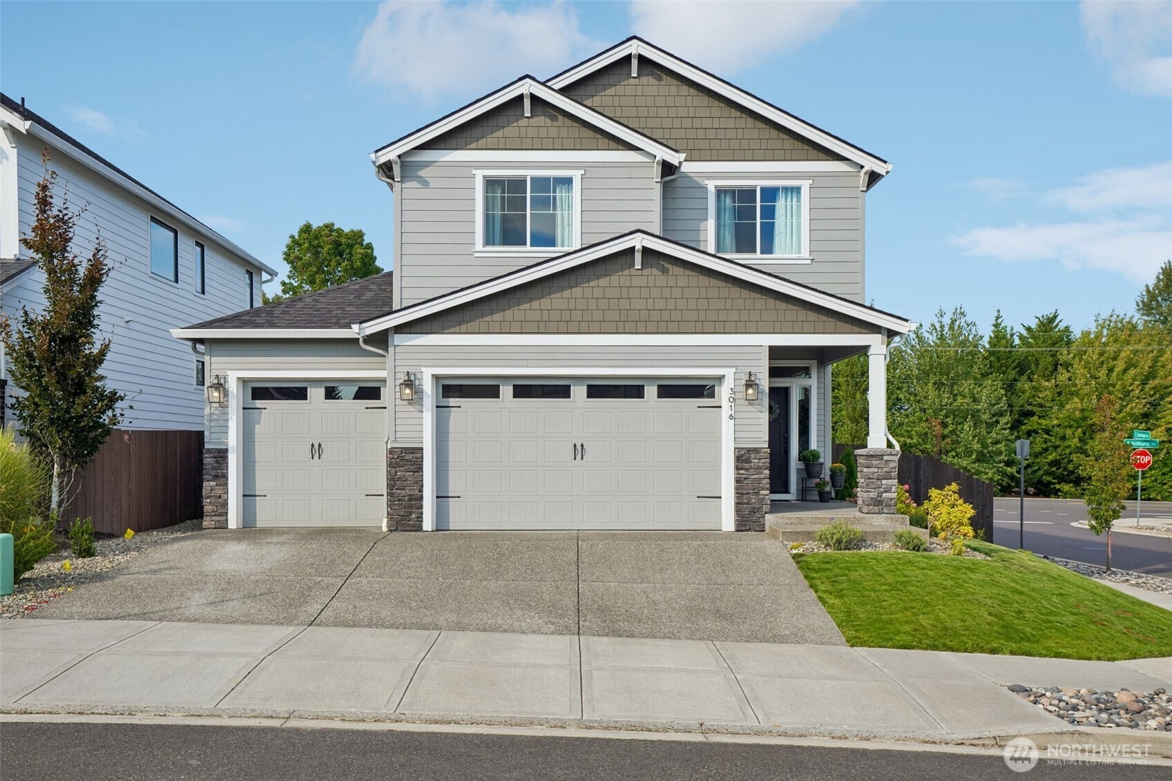 3016 S White Salmon Drive
