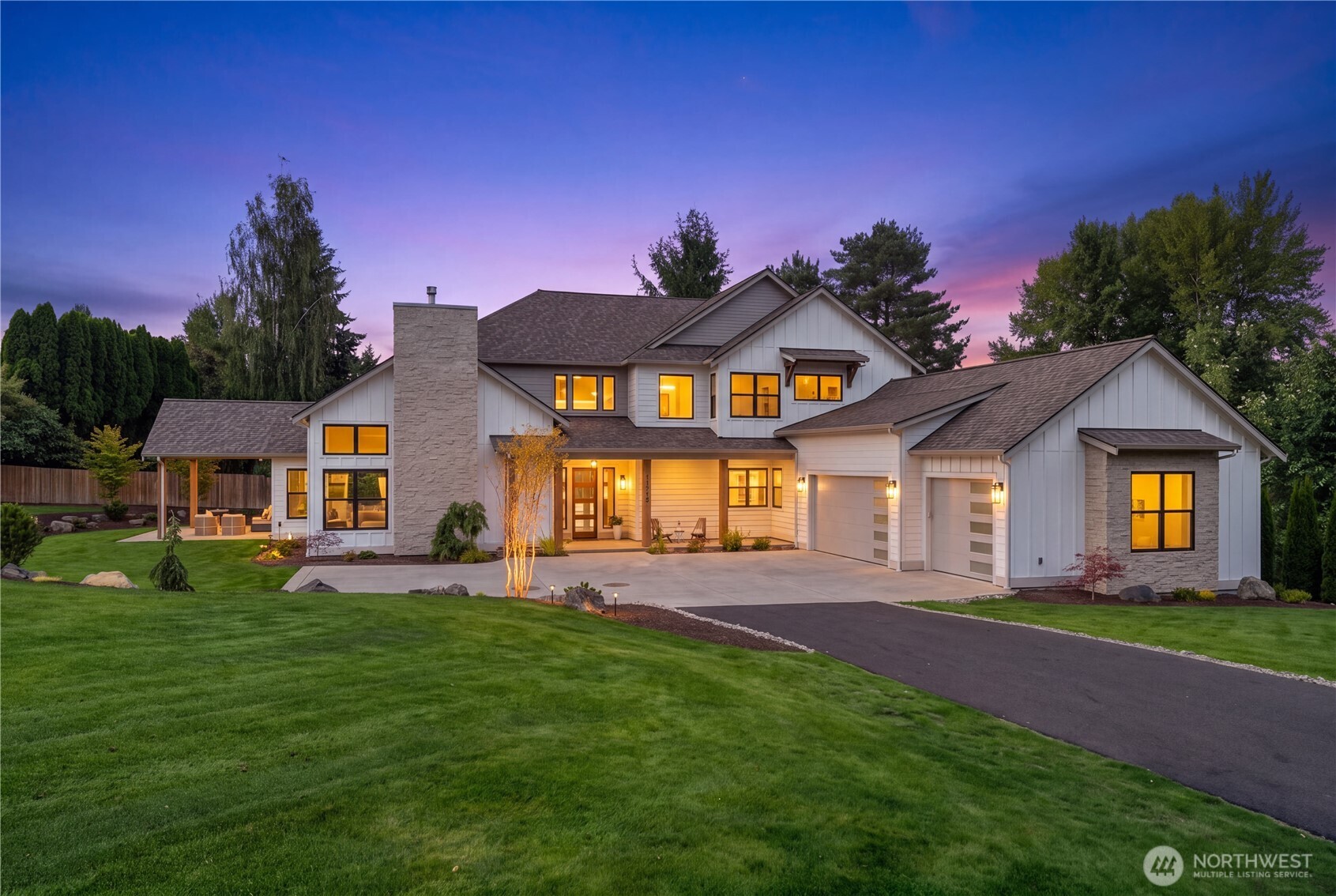 17218 & 17220 NE Woodinville Duvall Road