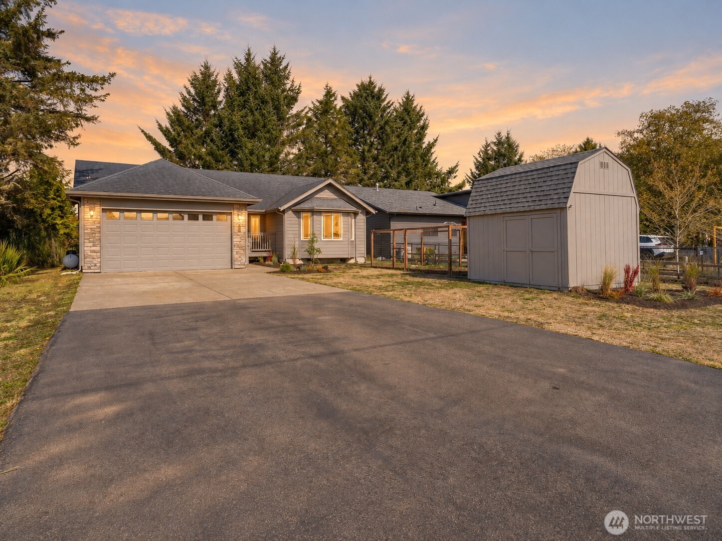 641 Olallie Circle SE