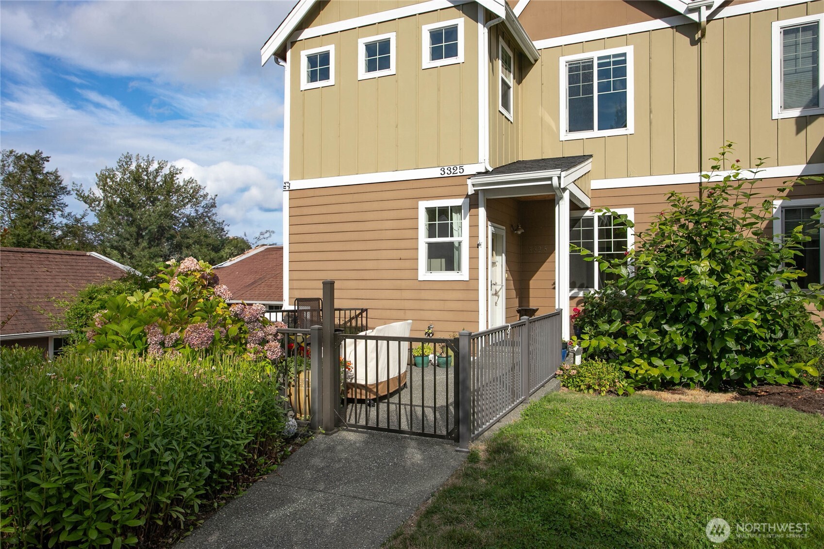 3325 Sussex