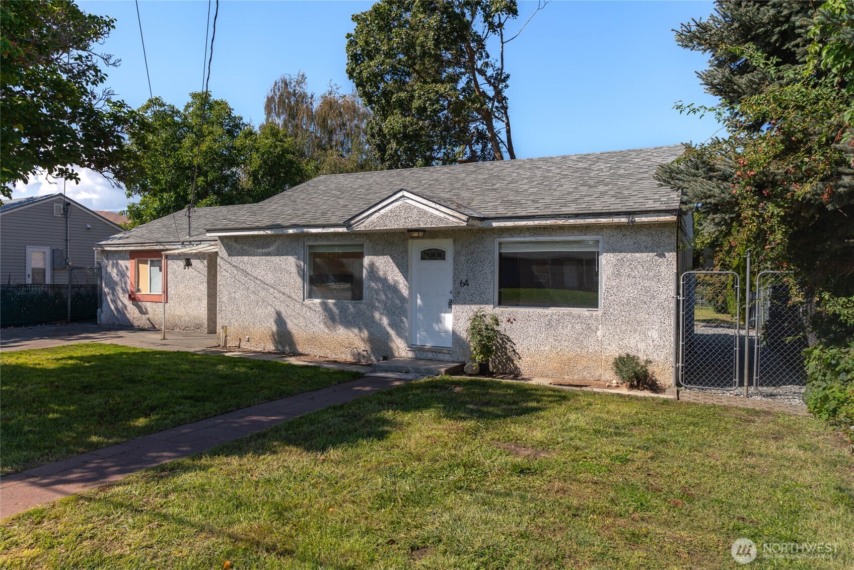 64 N James Avenue