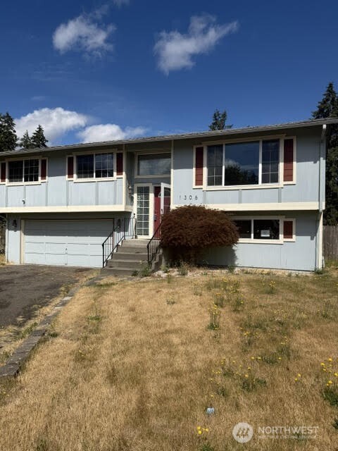 1306 Sherwood Court E
