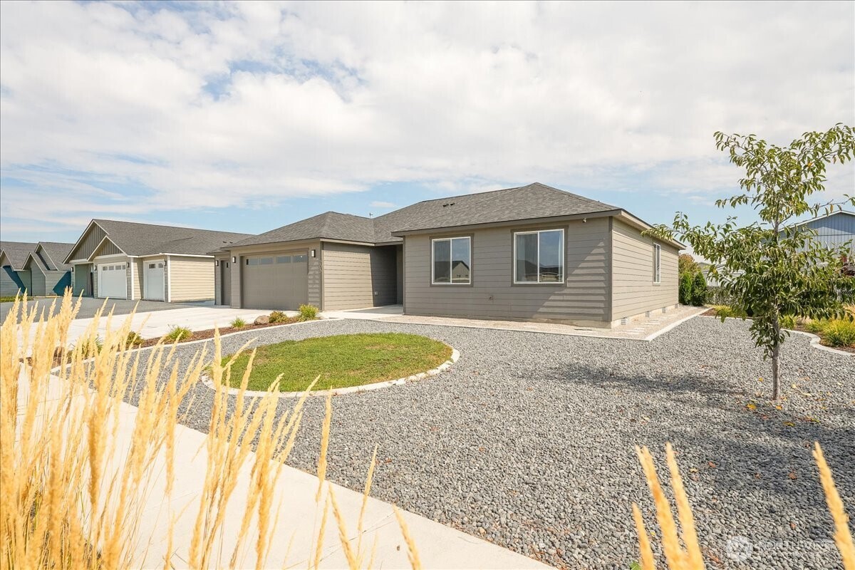 203 N Gold Cup Dr.