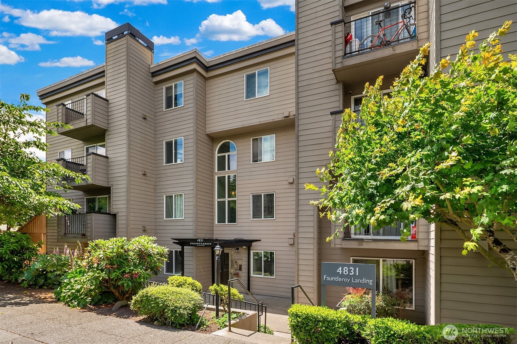 4831 Fauntleroy Way SW #305