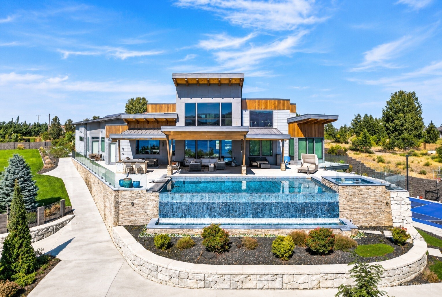 4612 Shoreline Court