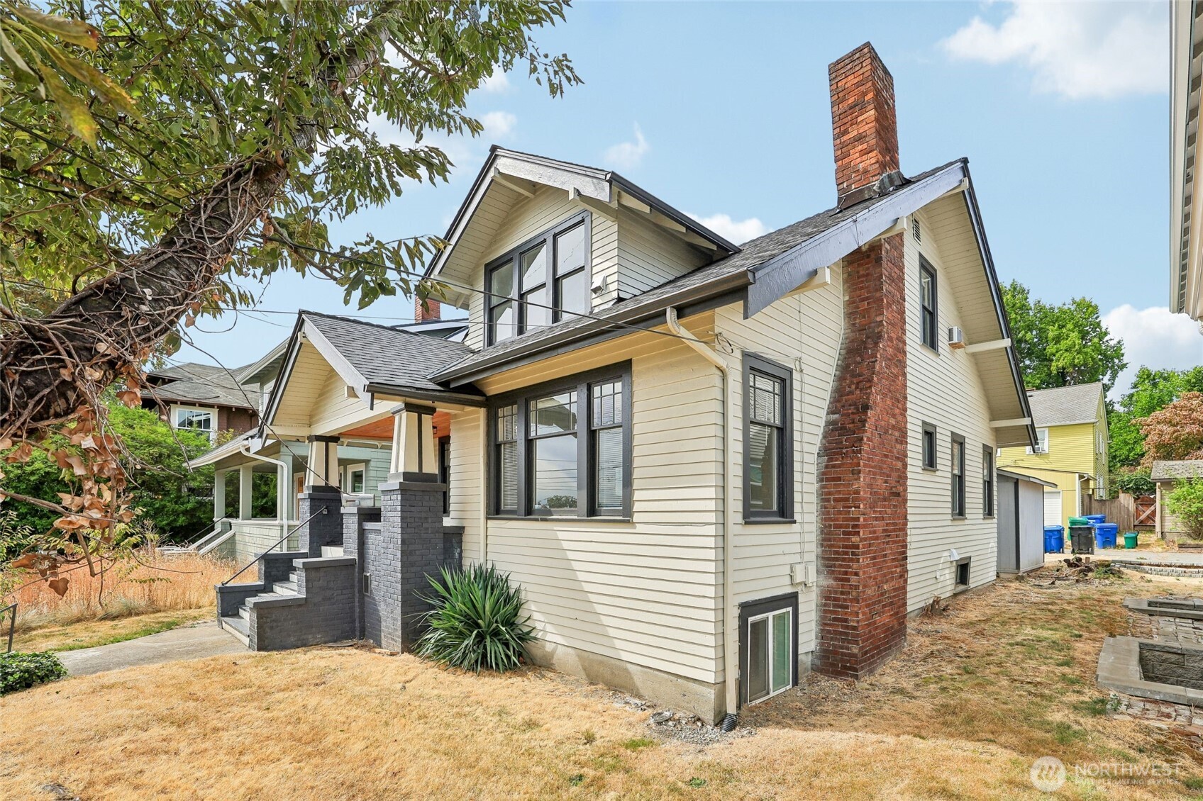 4545 5th Avenue NE