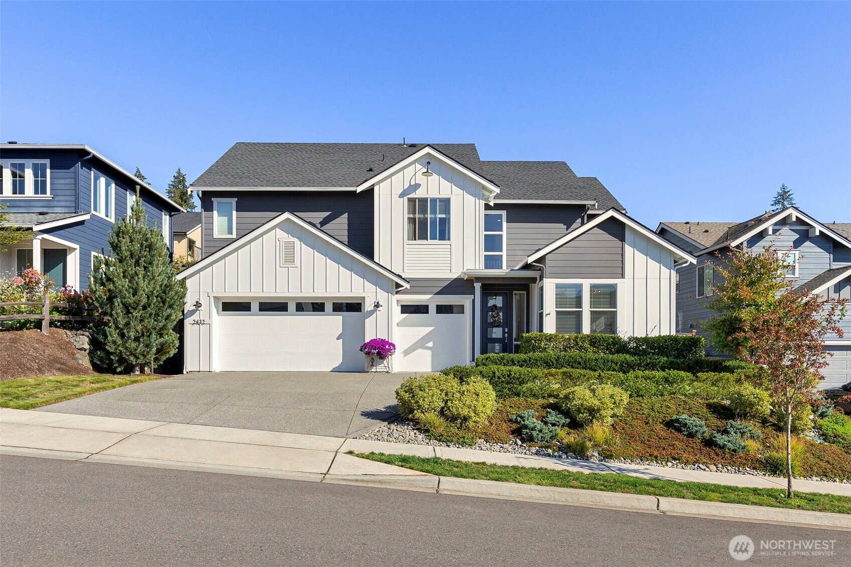 2432 NE Waterlily Way
