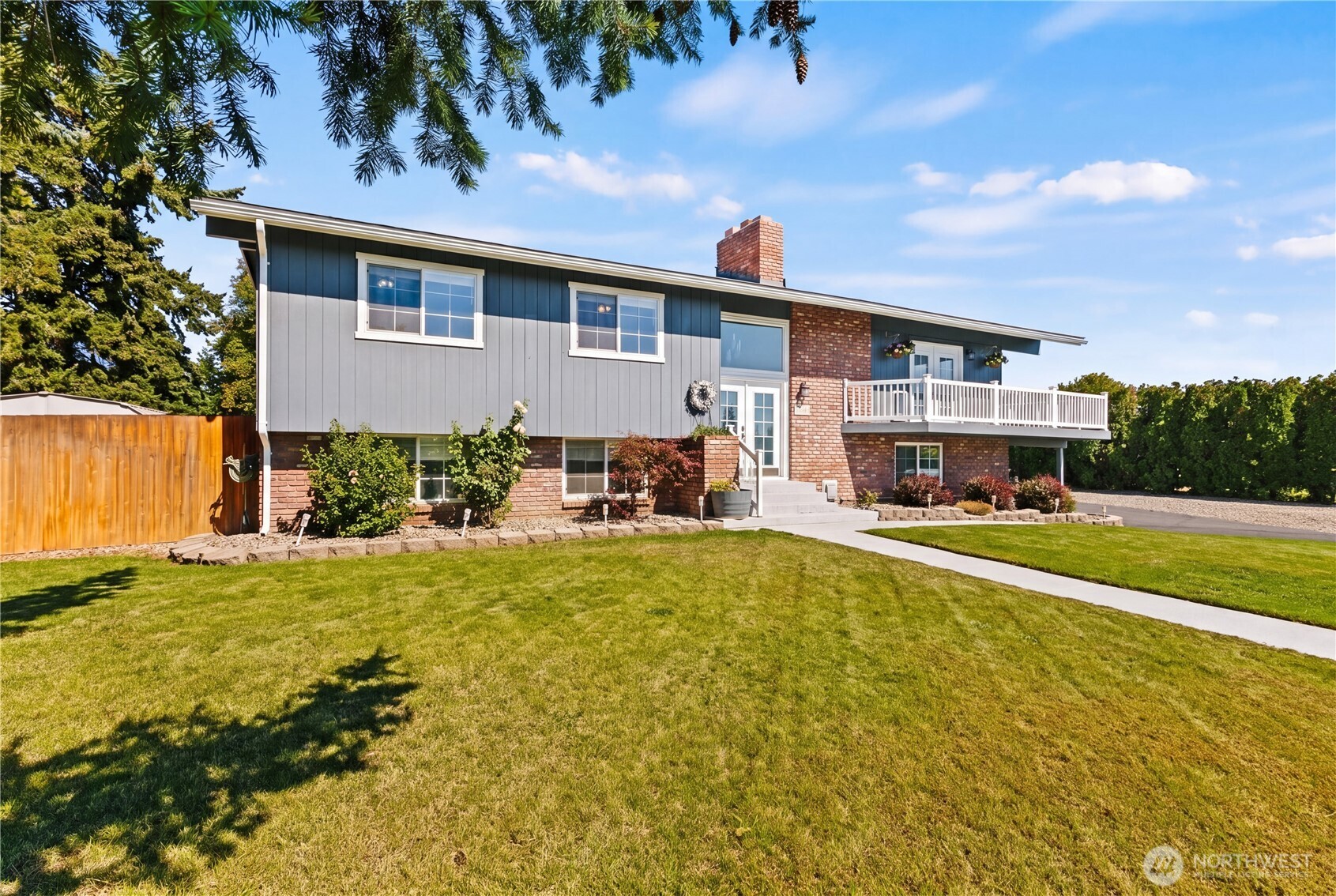 1204 N Vista Road