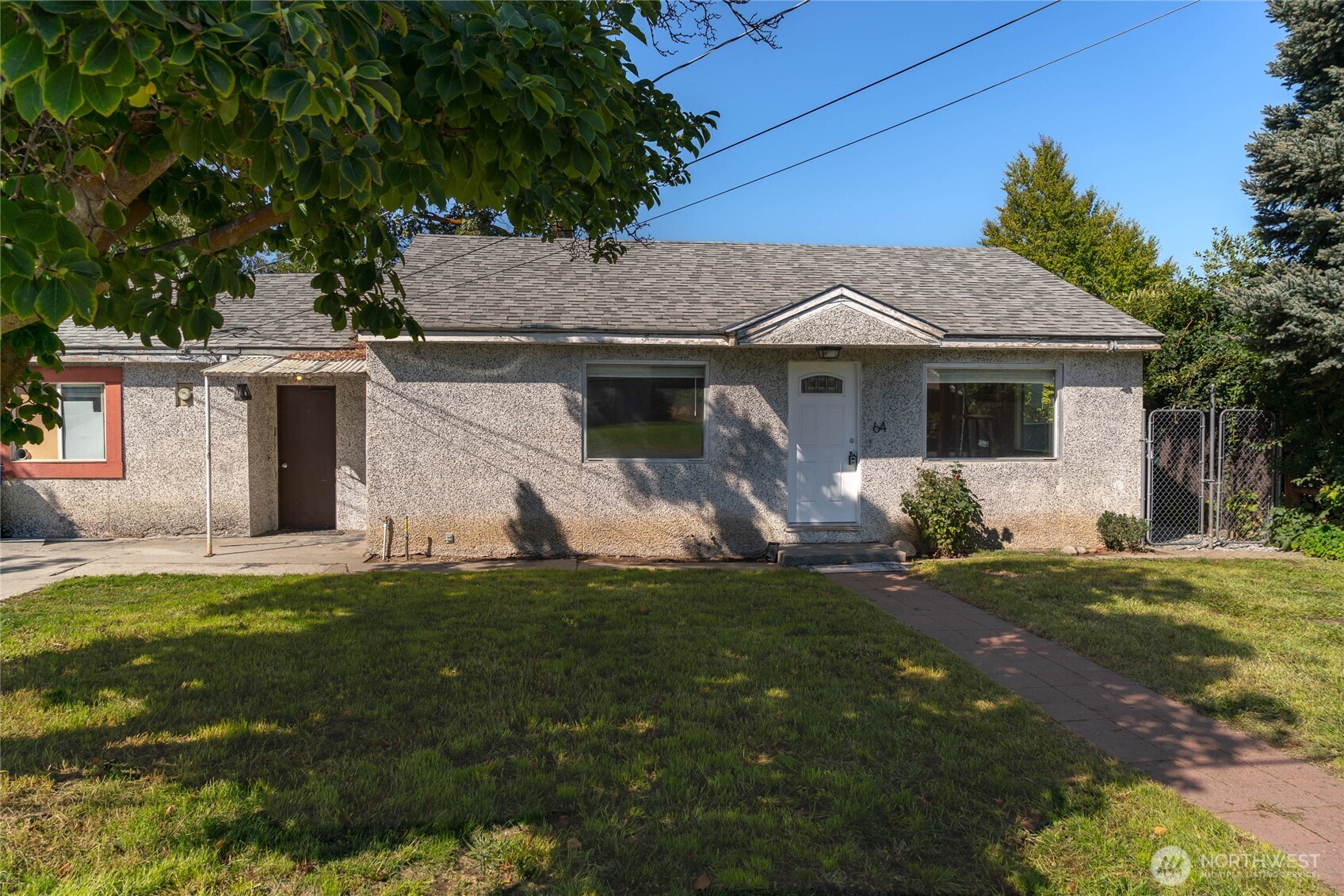 64 N James Avenue