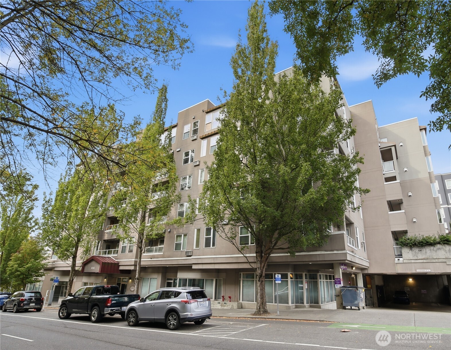 4343 Roosevelt Way NE #404