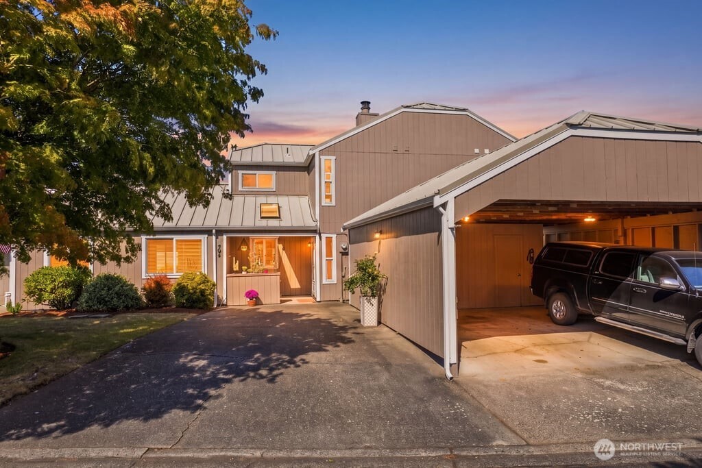 504 W Bowman Court