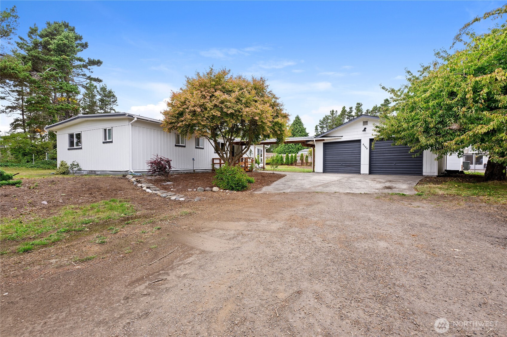 1411 196 Street