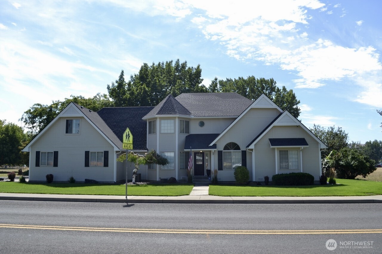 1022 E Capitol Avenue
