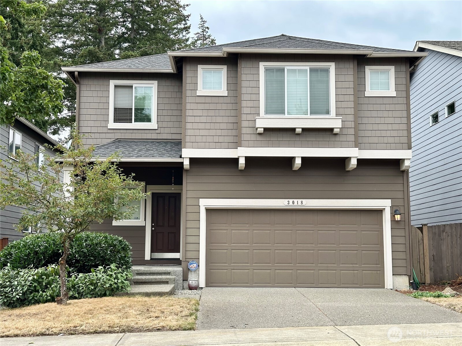3018 Eagle Loop NE