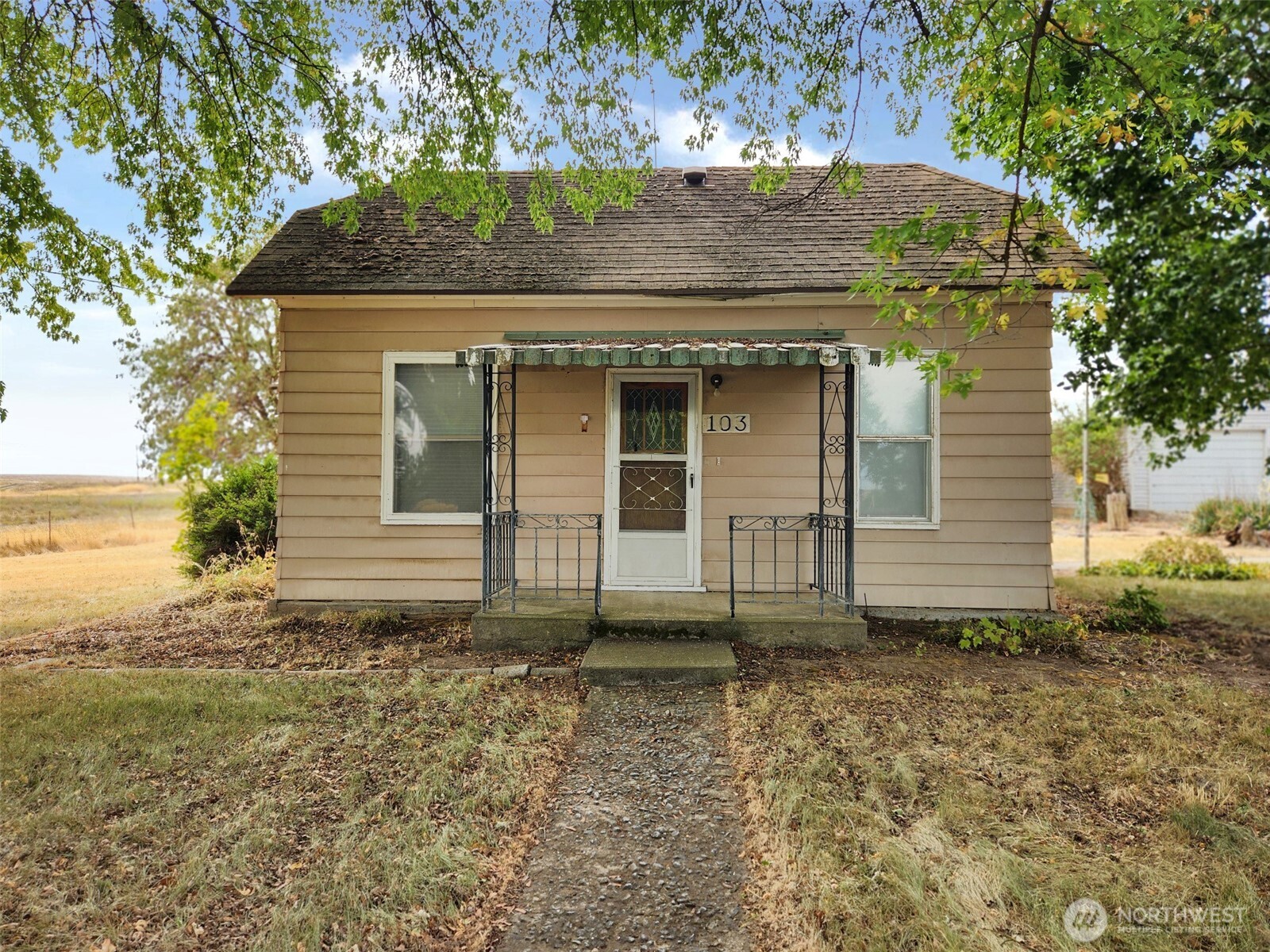 103 W Oak Street