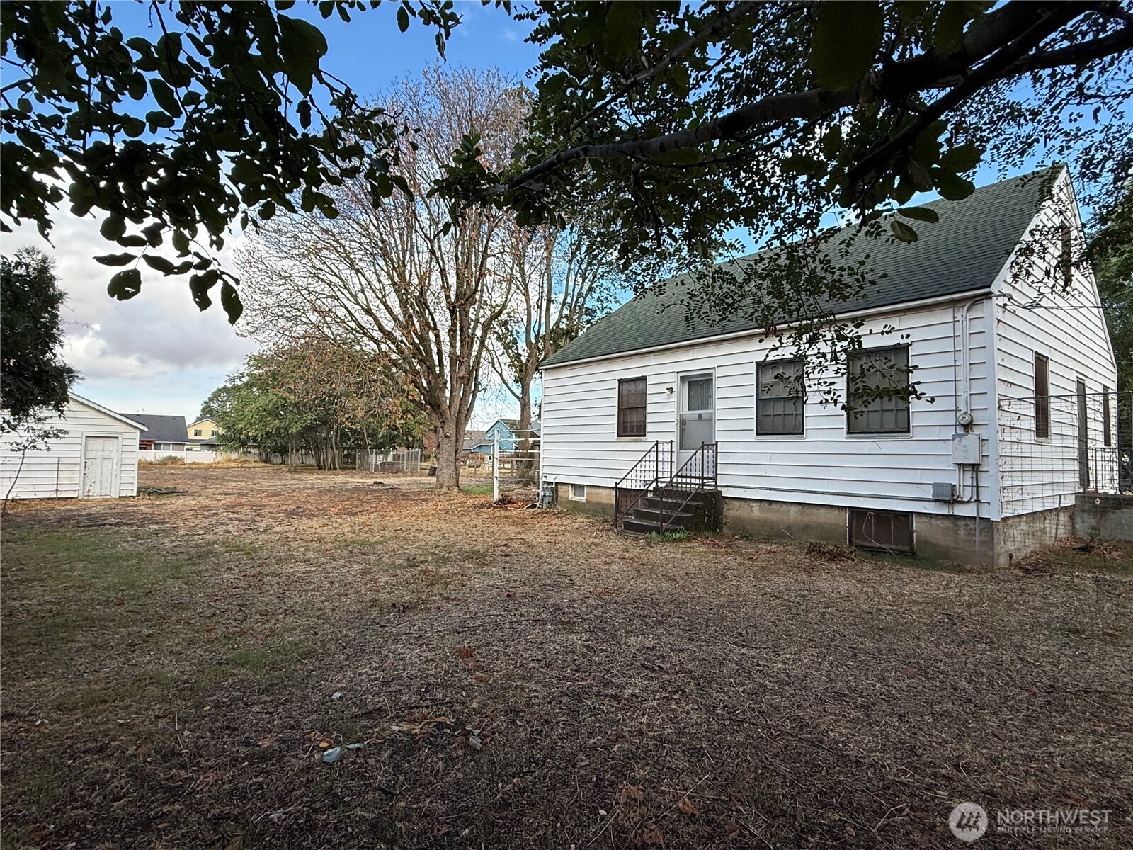 40 NW B Street
