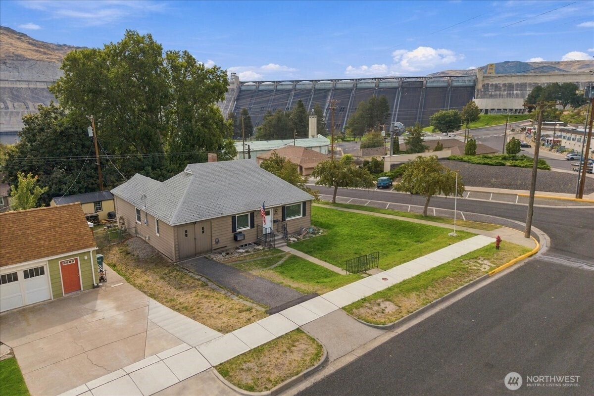 201 Ferry Street