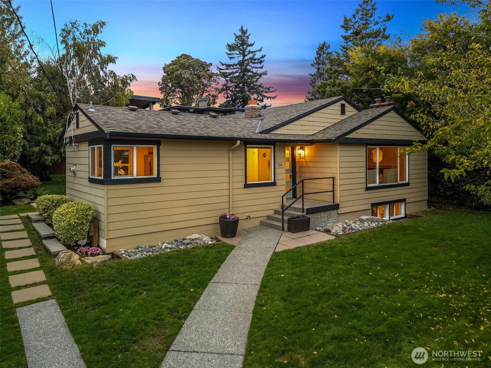 124 6th Avenue