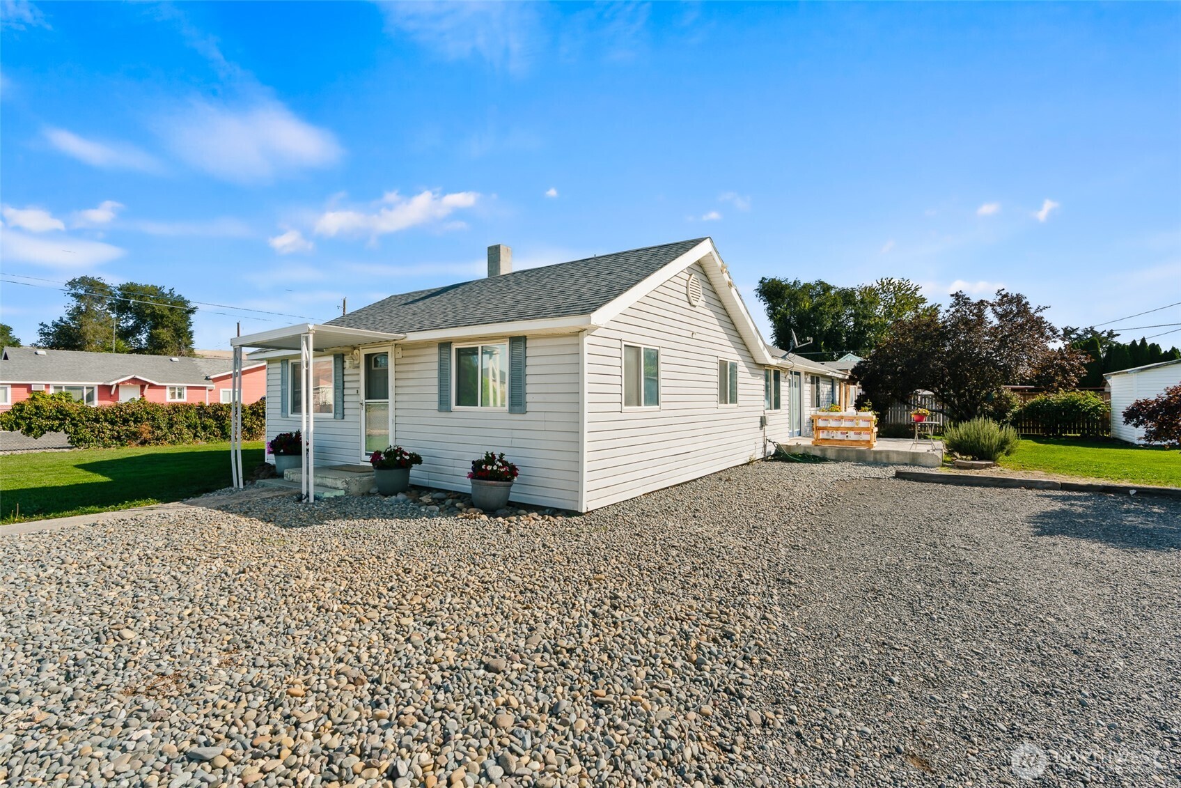 709 N 28th Avenue