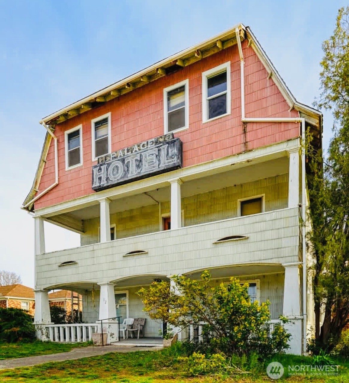 12 E 4th Avenue