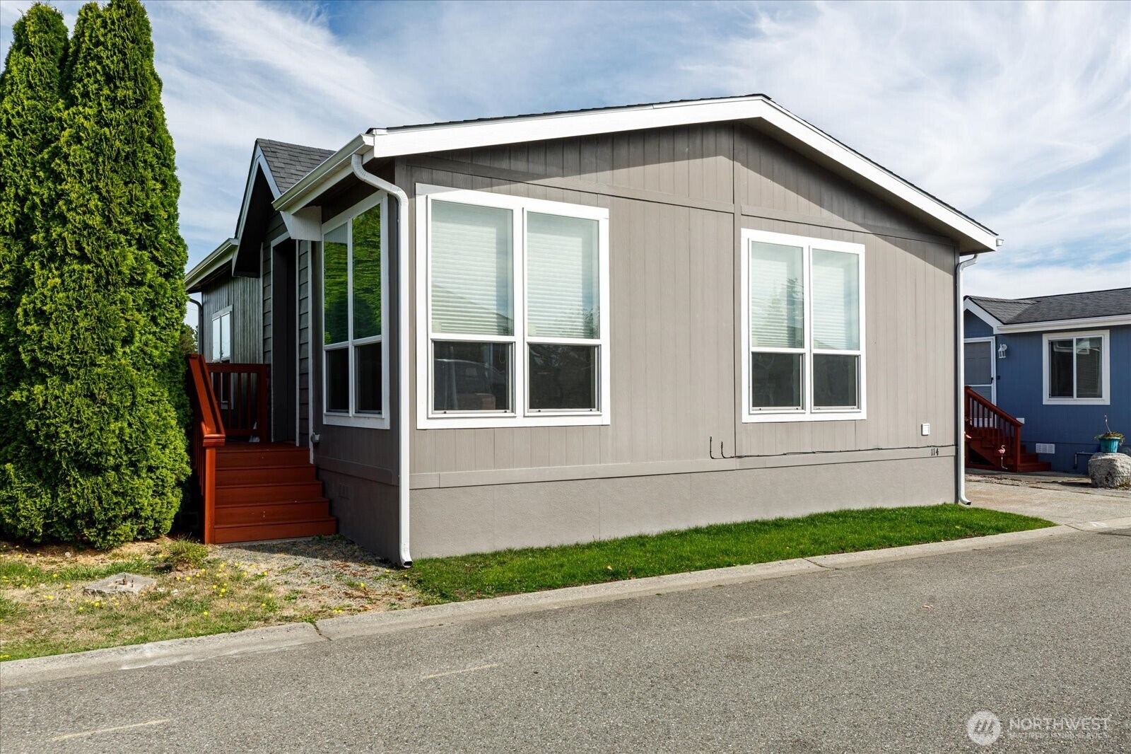 225 NE Ernst Street #114